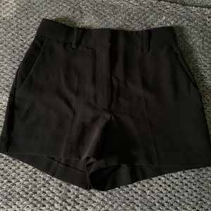Aritzia Wilfred 3” Anthem Short size 2